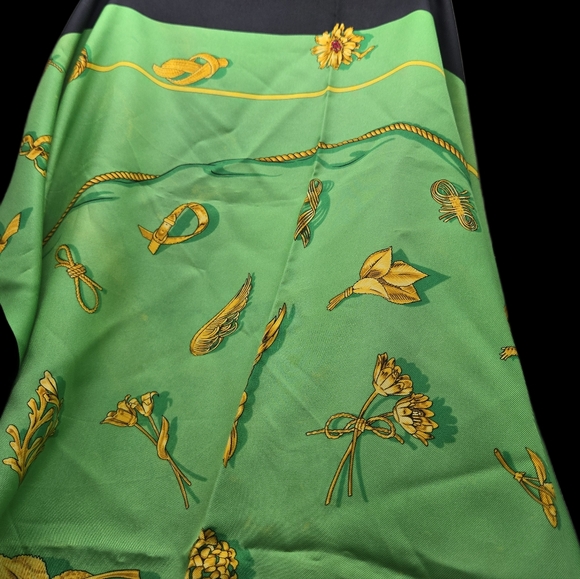💚💛🖤Hermes Green, Gold and Black Silk Scarf/Handkerchief 💚💛🖤 - Picture 10 of 10